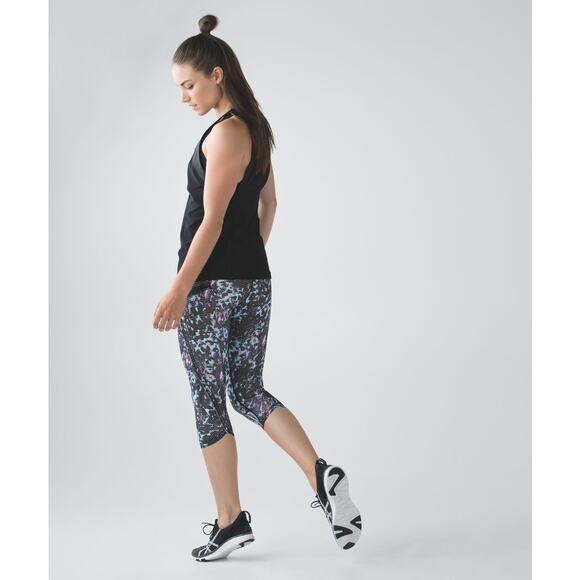 Lululemon Run: Top Speed Full-On Luxtreme Abstract Polka Dot Crop Leggings Sz 6 - Picture 9 of 9